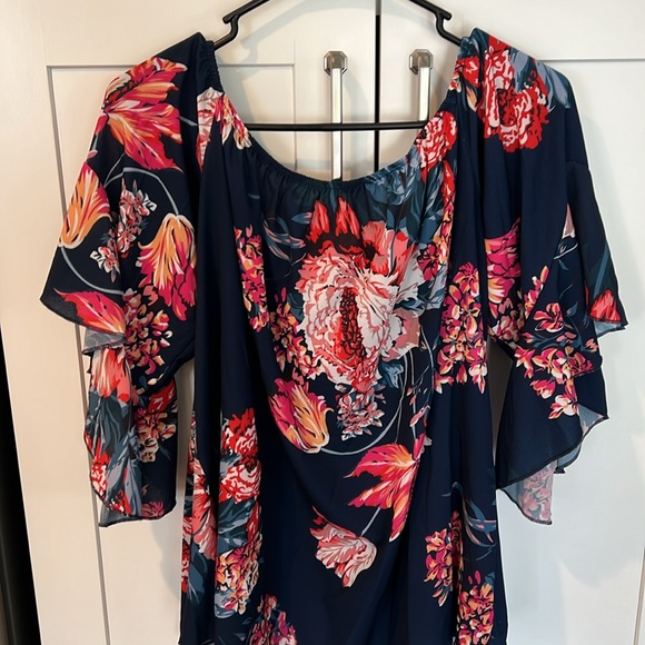 Off the shoulder women’s top - Picture 4 of 7